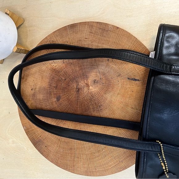 Coach | Legacy Lunch Bucket Bag Glovetanned Leather 9077 in Black - Picture 7 of 15